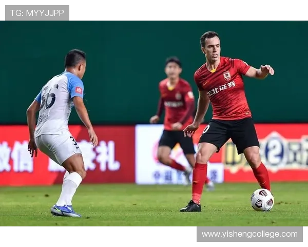 广州足球队反击战术分析与成败得失探讨